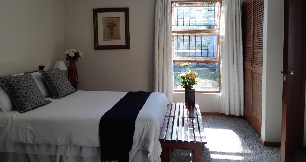 Be My Guest Lodge Bloubergstrand Bagian luar foto