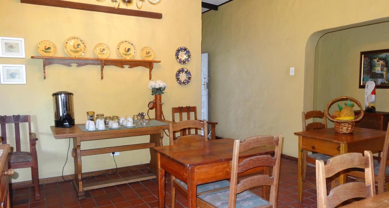 Be My Guest Lodge Bloubergstrand Bagian luar foto