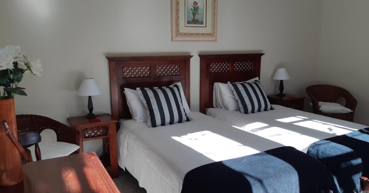Be My Guest Lodge Bloubergstrand Bagian luar foto