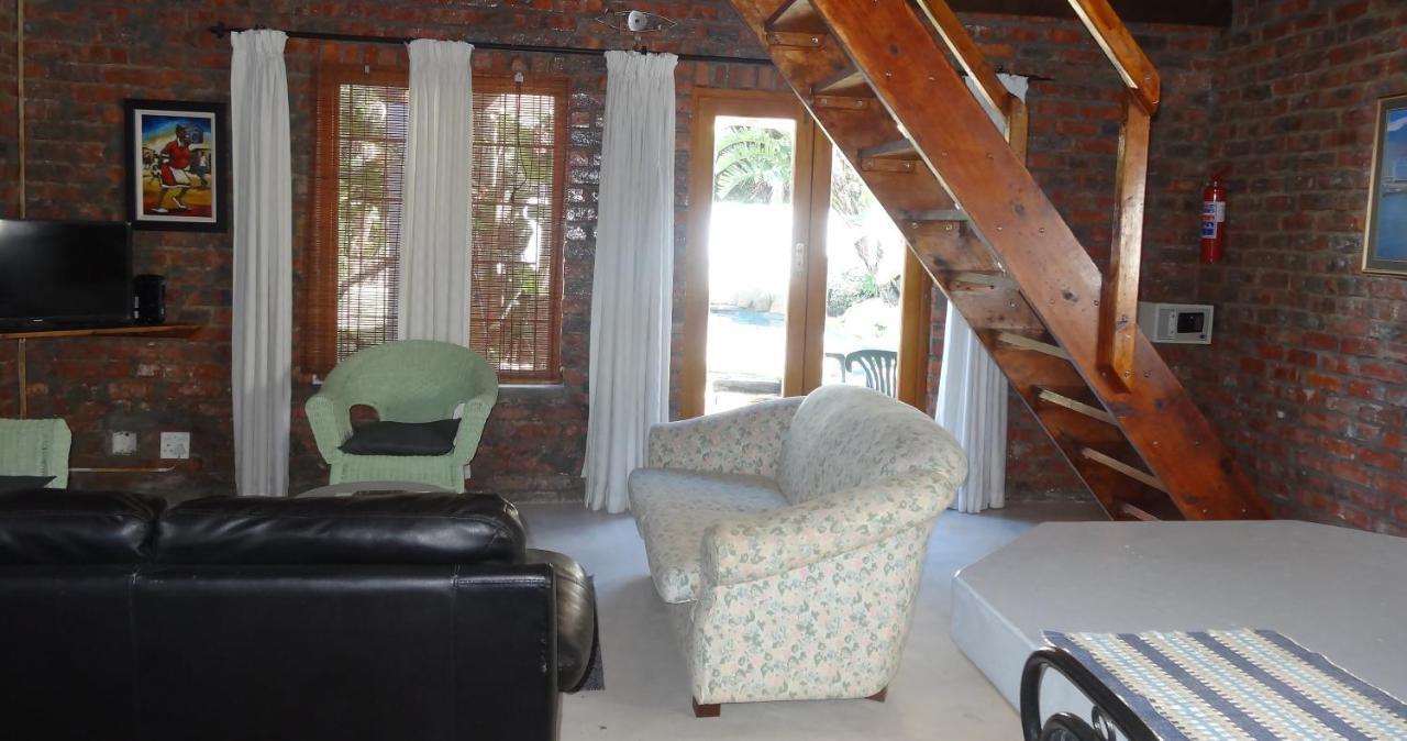 Be My Guest Lodge Bloubergstrand Bagian luar foto