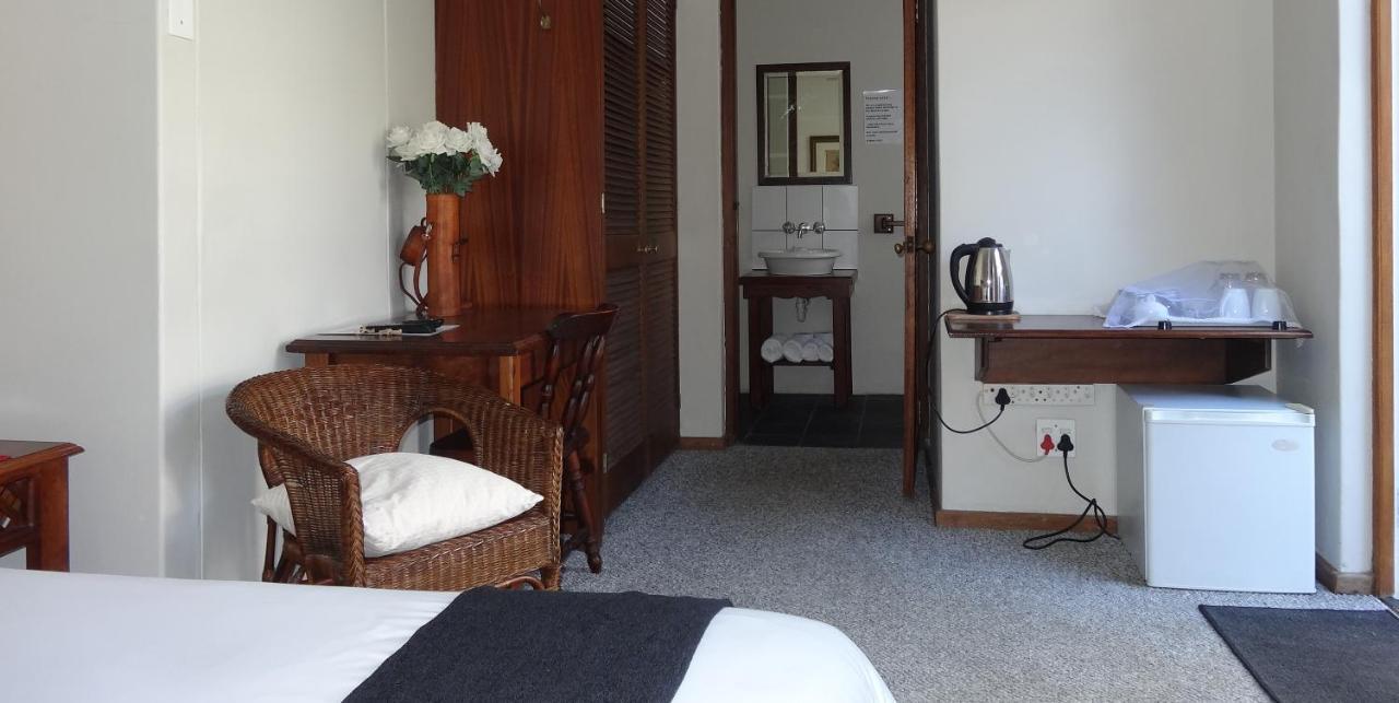 Be My Guest Lodge Bloubergstrand Bagian luar foto