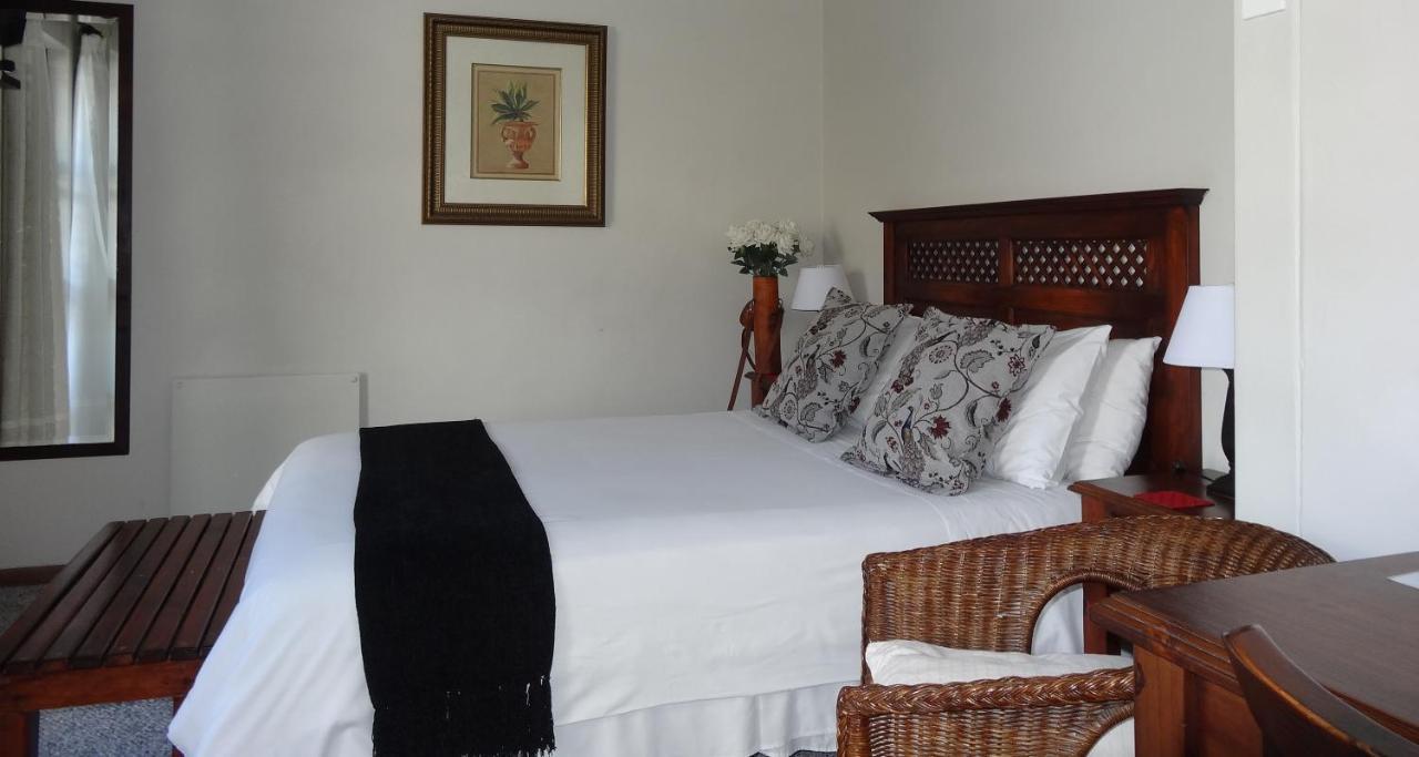 Be My Guest Lodge Bloubergstrand Bagian luar foto