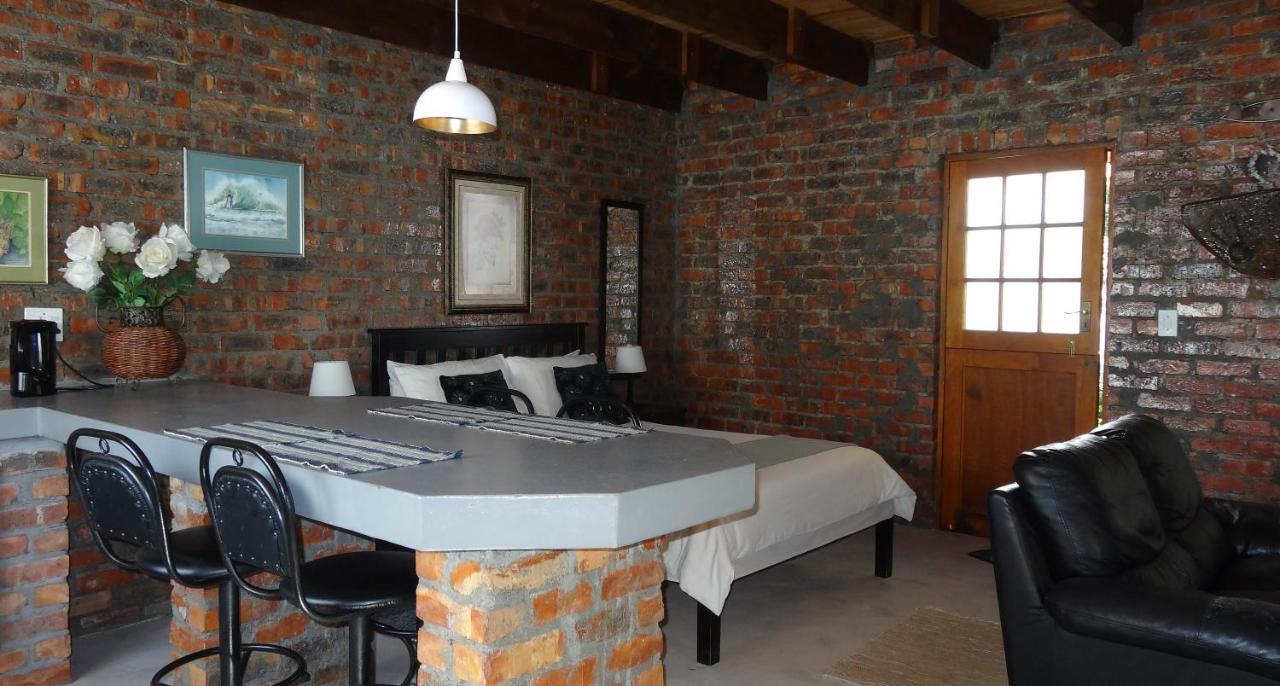 Be My Guest Lodge Bloubergstrand Bagian luar foto