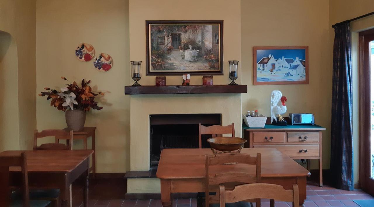 Be My Guest Lodge Bloubergstrand Bagian luar foto